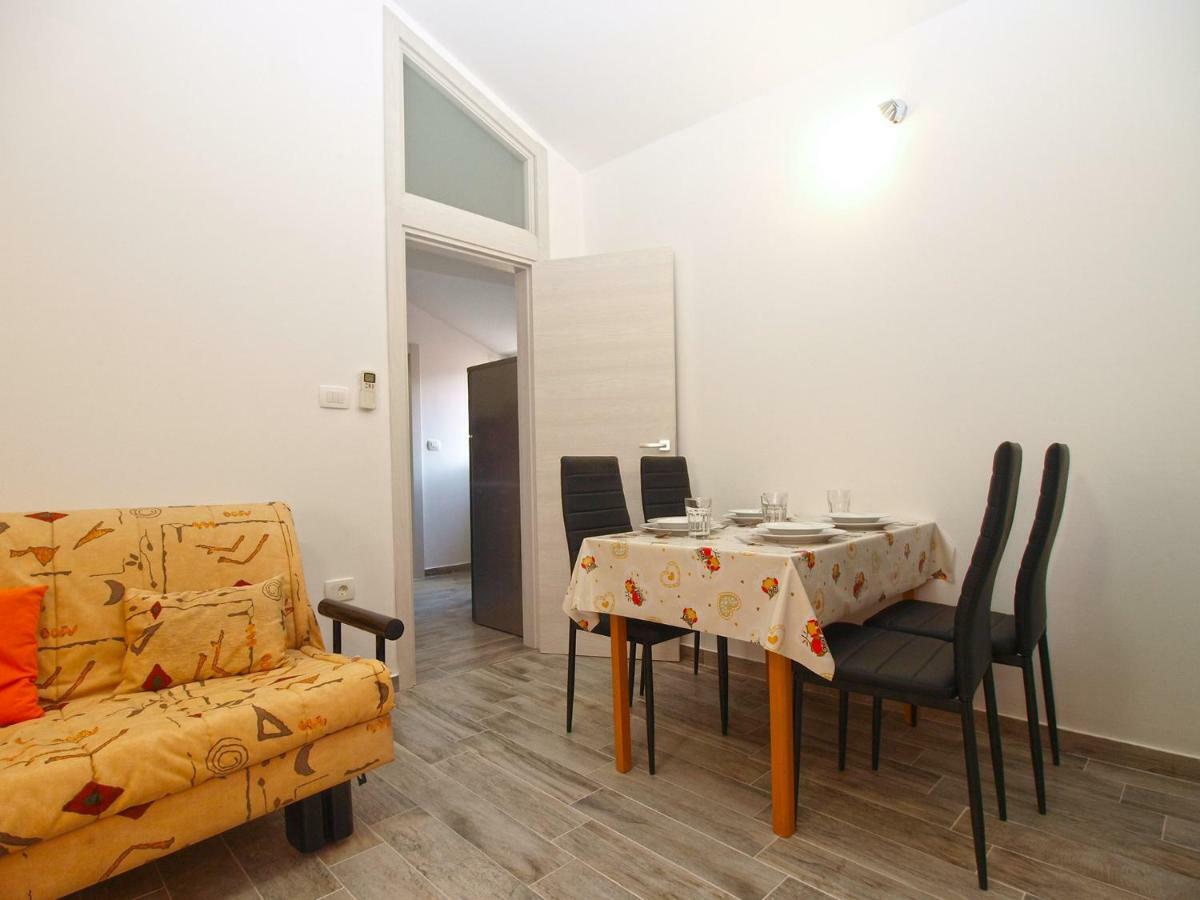 Apartments Oriana 898 พูลา ภายนอก รูปภาพ