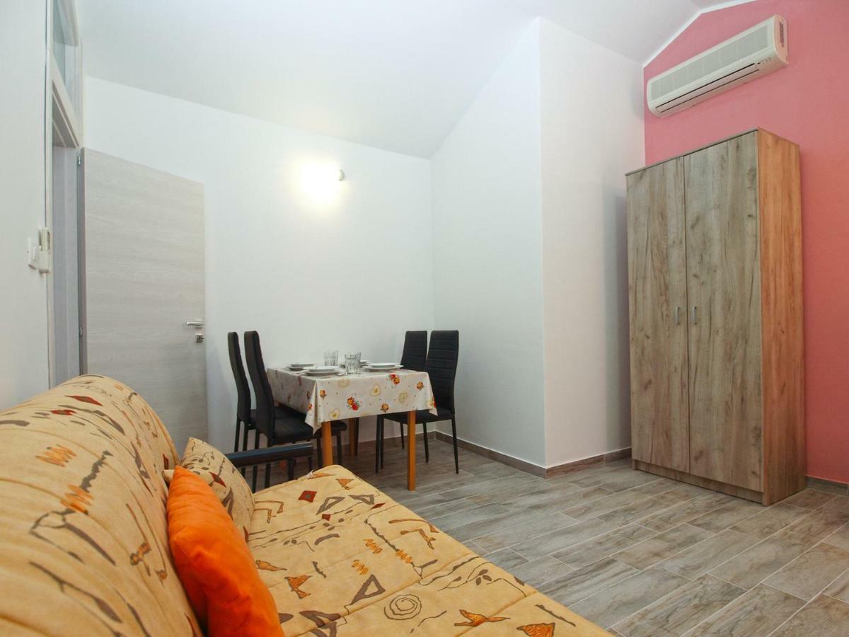 Apartments Oriana 898 พูลา ภายนอก รูปภาพ
